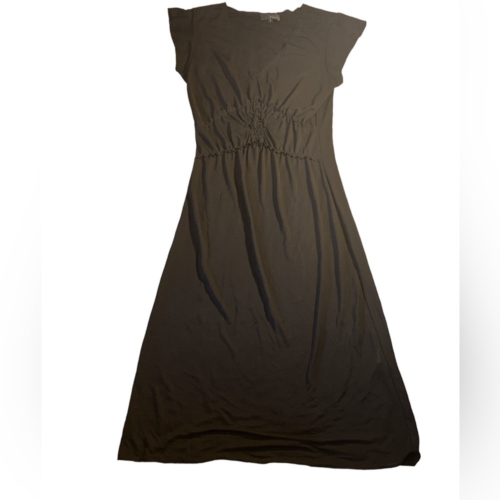 EUC POLECI BLACK CAPPED SLEEVE LG DRESS. Slinky form fitting ruching